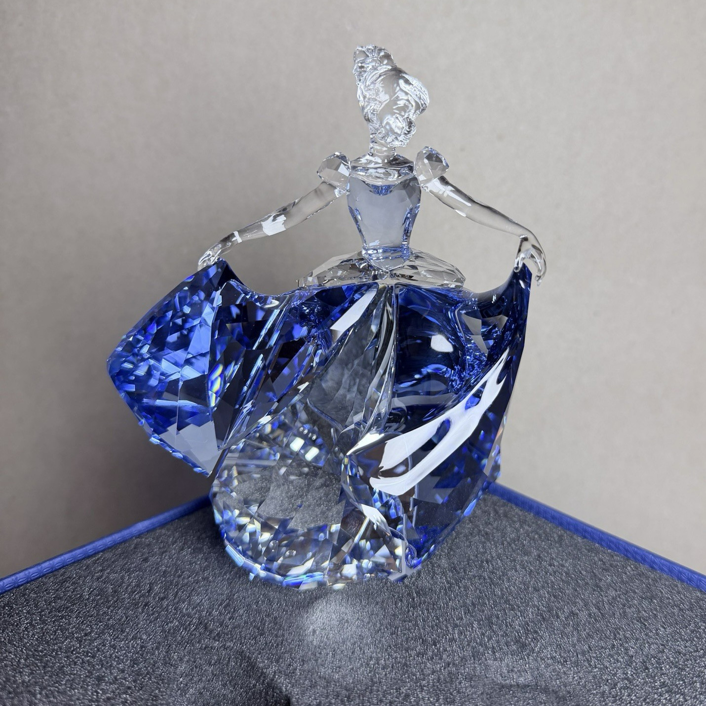 Swarovski Crystal Disney Princess Cinderella Limited Ed 2015 - 5089525 w box