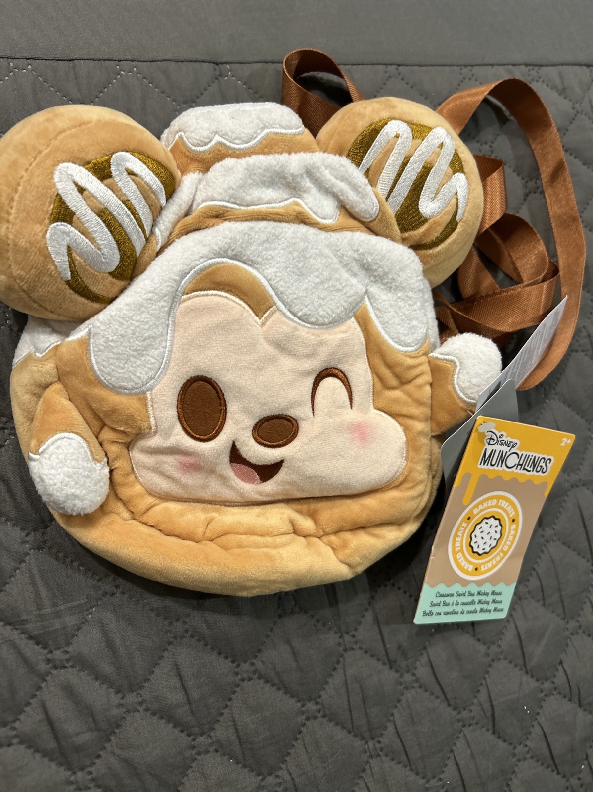 2023 Disney Parks Munchlings Mickey Mouse Crossbody Bag Cinnamon Swirl Bun NEW