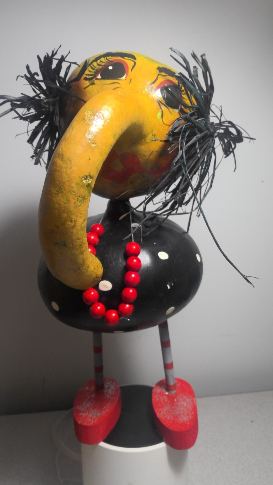 VTG BIG NOSE GOURD LADY Funky Folk Art Red Pearls on a Gourd? 13\