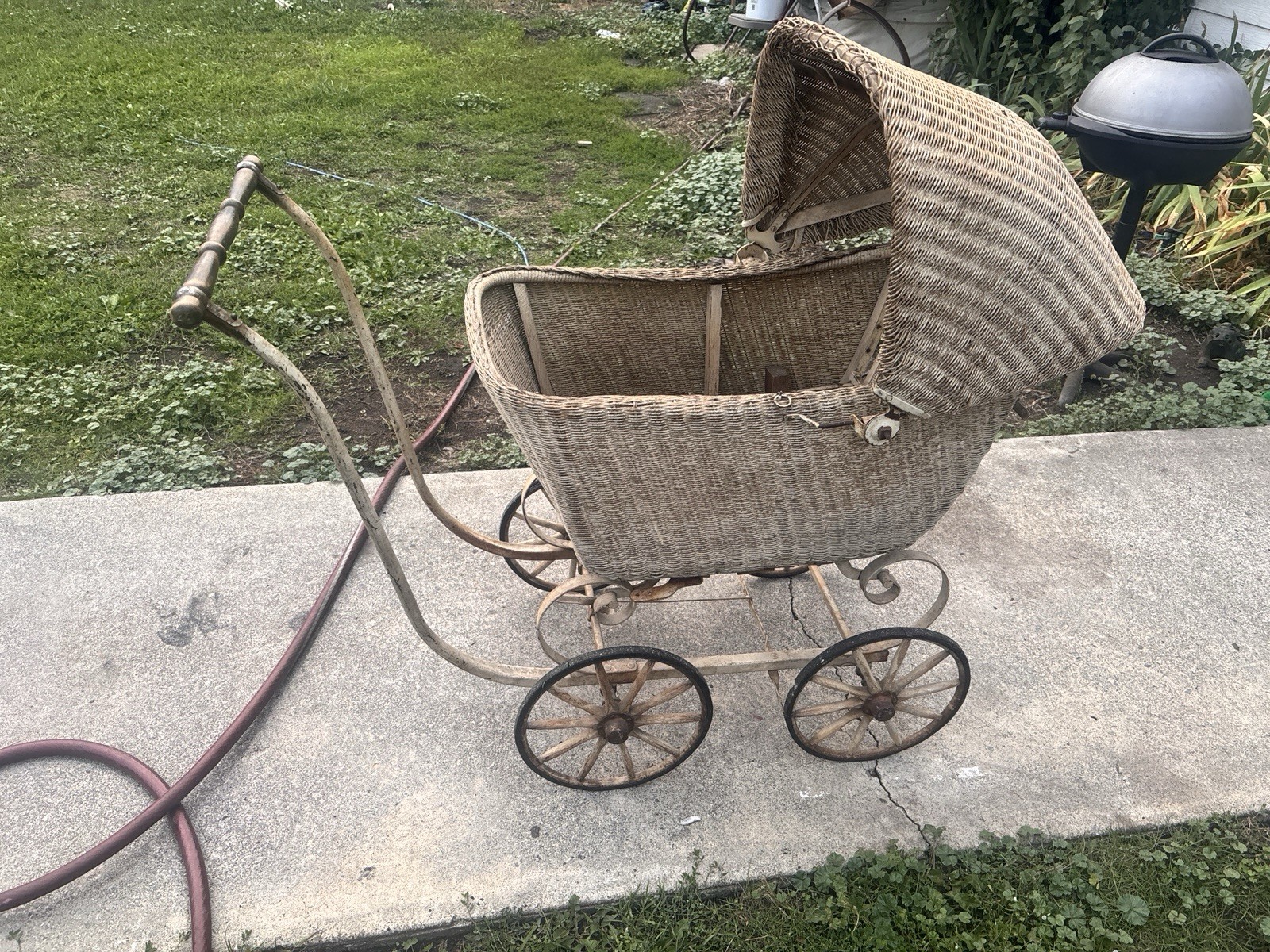Vintage Brown Wicker & Metal Baby Carriage Pram Buggy w/ Canopy, 4 Wheel