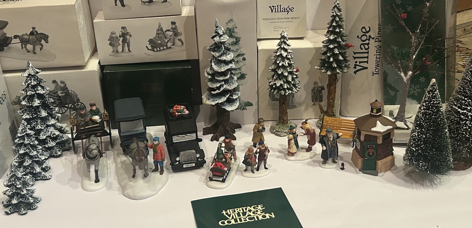 Vintage Dept 56 Heritage Village Collection Accessories•19 Piece Lot•EUC