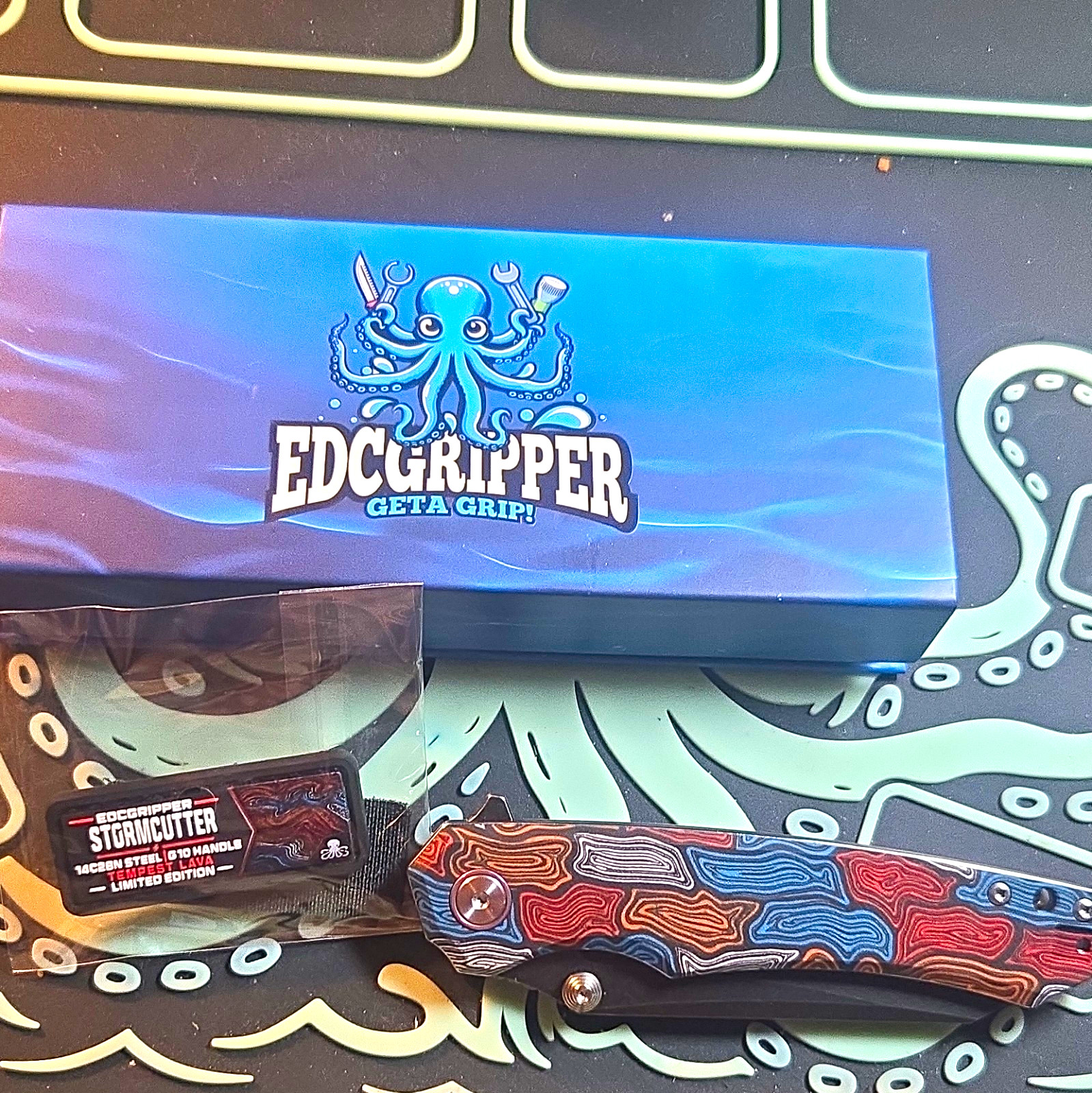 EDCgripper Stormcutter Tempest Lava Pocketknife 14C28N Tanto Plain Liner G10
