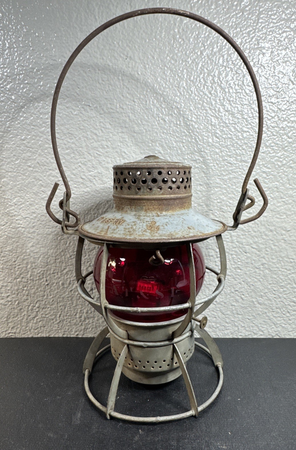 Antique A.T.&S.F.RY Etched Red Globe Dressel  Railroad Lantern SANTA FE Railway