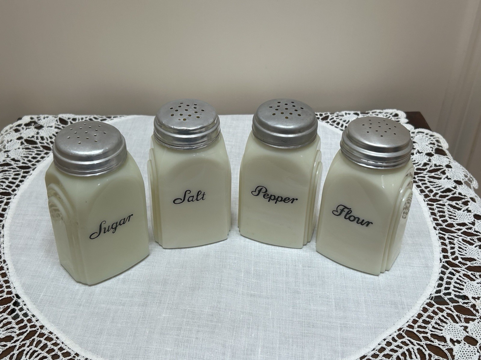 Vtg McKee Roman Arch Shakers Custard Set Of 4 Salt Pepper, Sugar & Flour Uranium