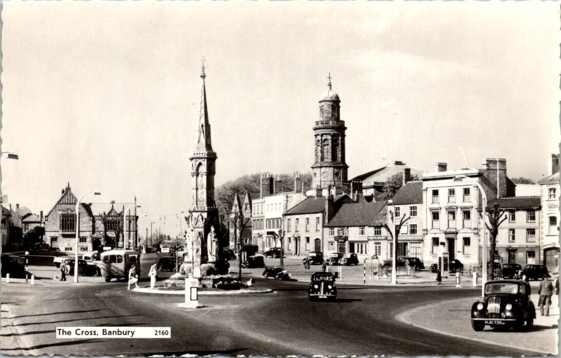 Vintage real photo postcard - The Cross, Banbury 1940s unposted