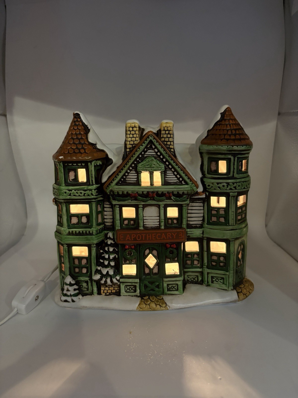Vintage Lefton Christmas Apothecary Building #06900 - Geo Z. Lefton Ceramic 1988