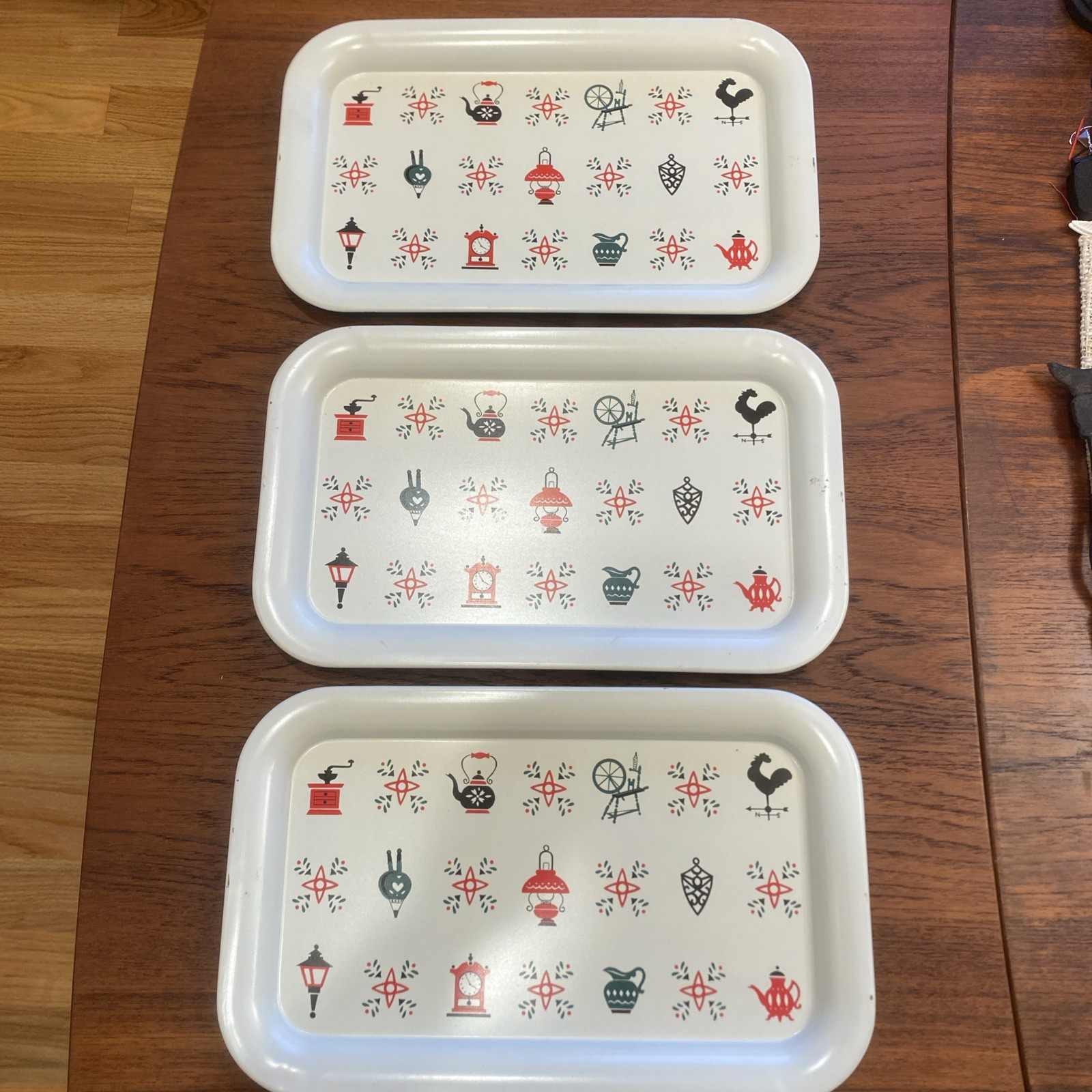 Vintage Early American Metal Trays Set Of 3 14\
