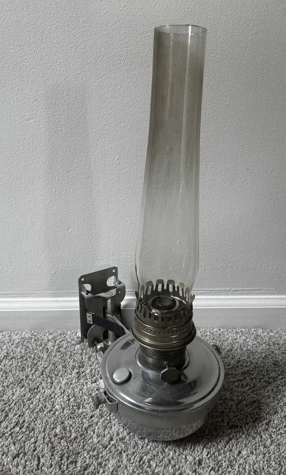 Vtg Aladdin Railroad Caboose Train Lamp Kerosene Mantle Lantern With Wall Mount Vtg Aladdin Railroad Caboose Train Lamp Kerosene Mantle Lantern With Wall Mount