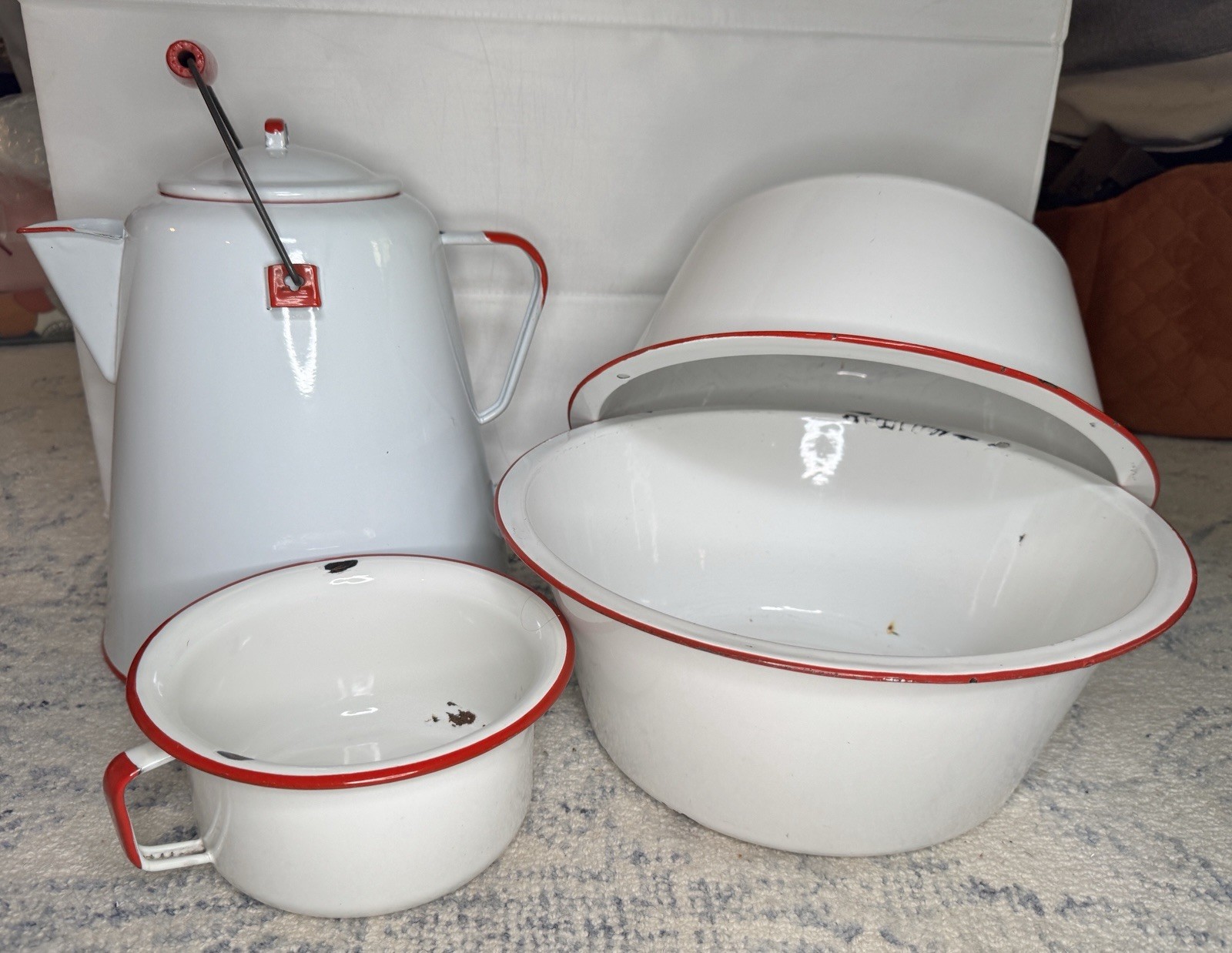 Vtg Lot Red & White Enamelware Lg Kettle Lg  Sm Basins  Farmhouse Cowboy Coffee