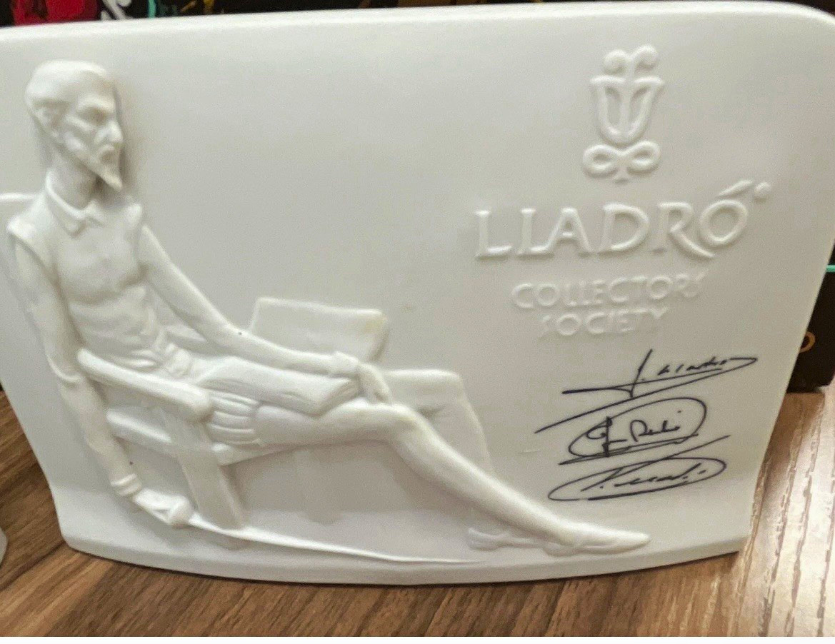 2 Lladro 1985 Collectors Society Don Quixote Porcelain Plaques #17601 Spain