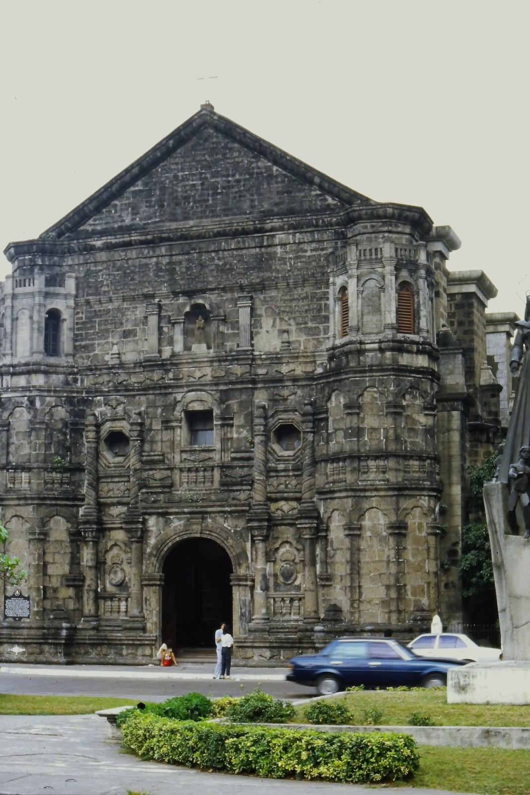 c1980\'s 35mm Slide San Agustin Church Manila Philippines Architecture Car Child