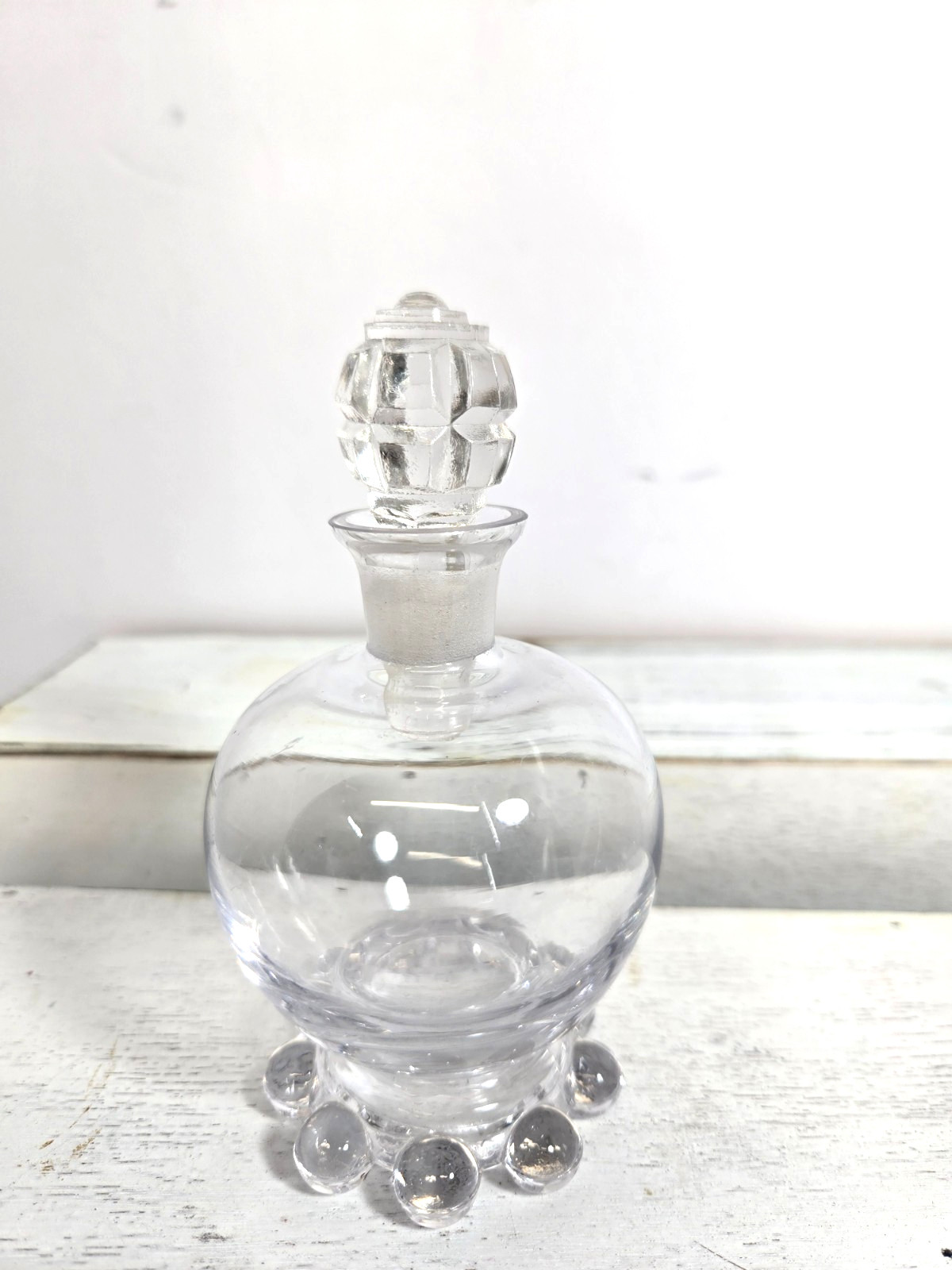 CLEAR HOBNAIL ROUND STOPPERED BOTTLE 5\