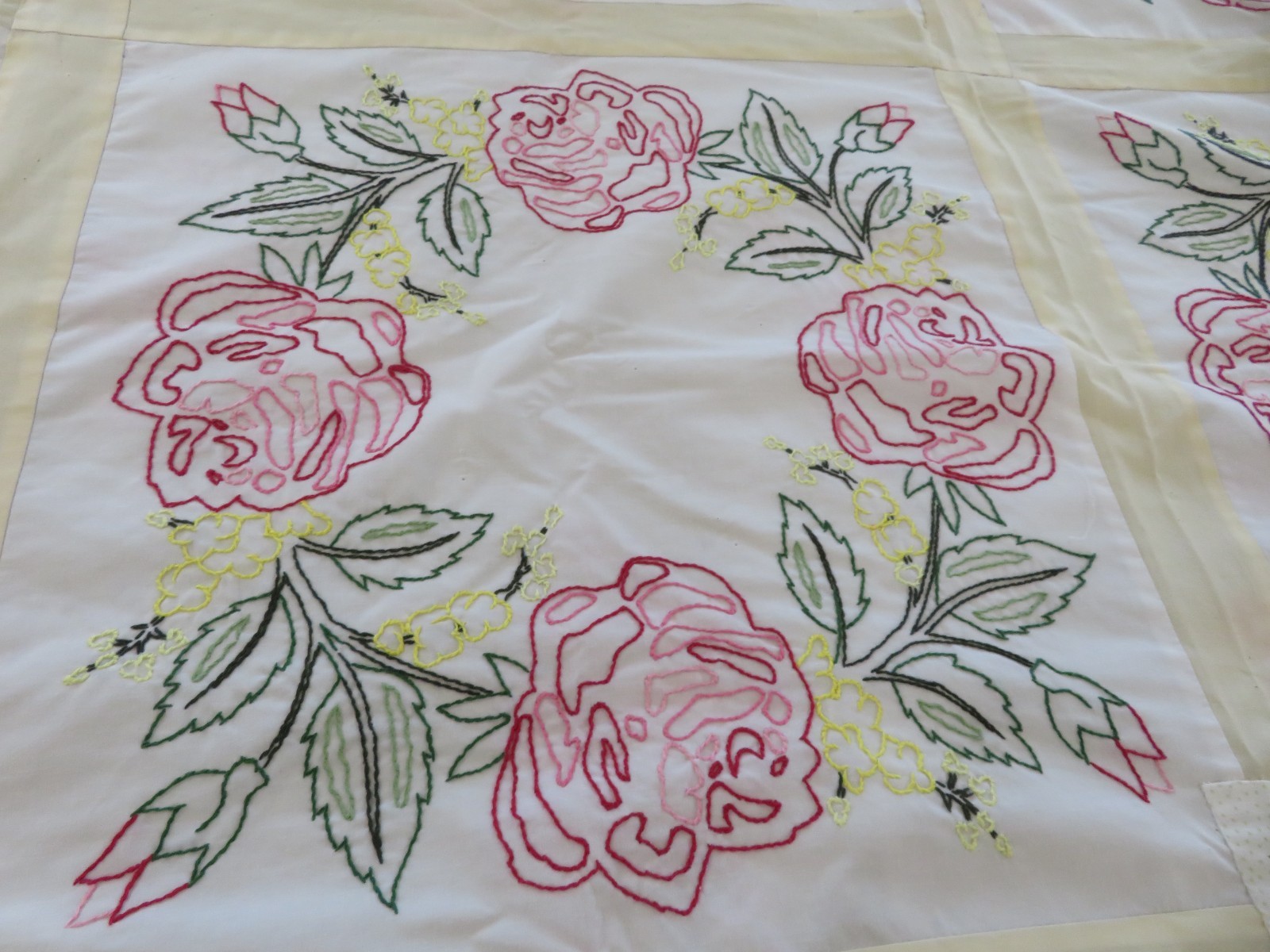 Vintage Hand Embroidered Quilt Top ROSES & ROSES. Needs Finishing 60\