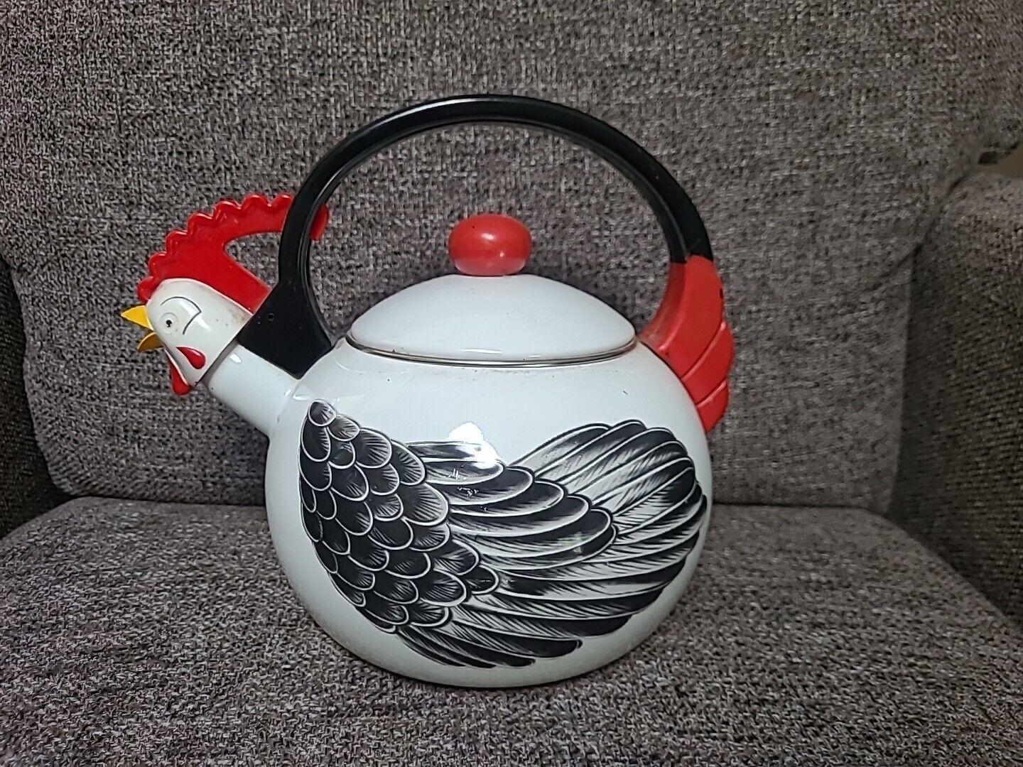 M. Kamenstein, Inc 1986 Enamel Rooster/Chicken Teapot Tea Kettle