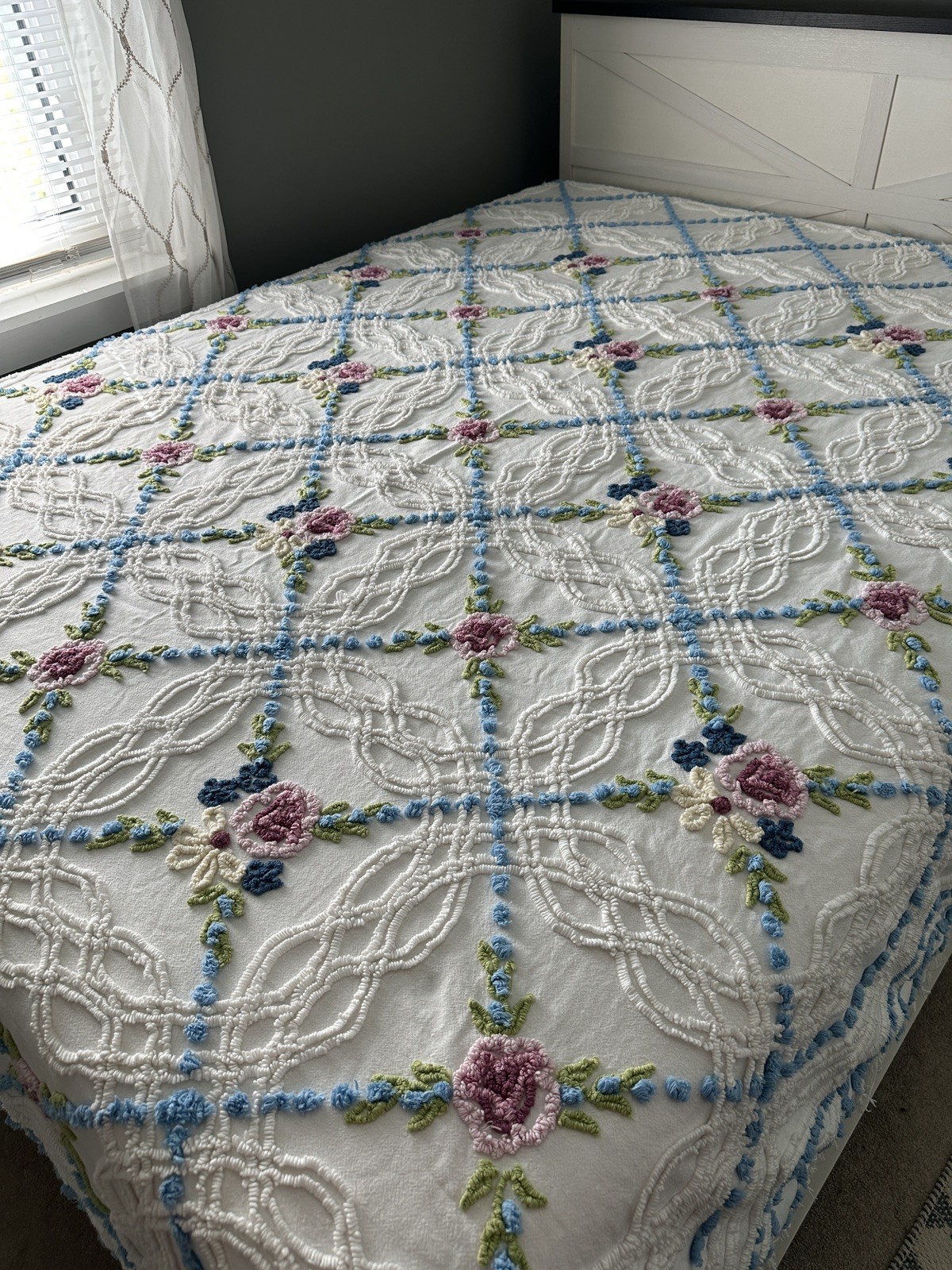 *Gorgeous Tufted Floral* Vintage Cabin Crafts Chenille Bedspread~86x100~EUC