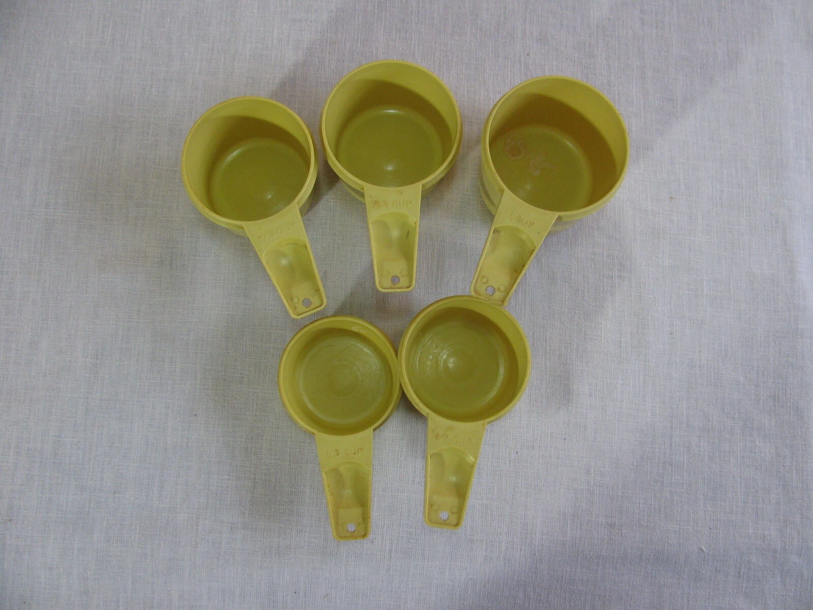 Vtg Set 5 Cream Tupperware Nesting Measuring Cups 761-765 rr Vtg Set 5 Cream Tupperware Nesting Measuring Cups 761-765 rr