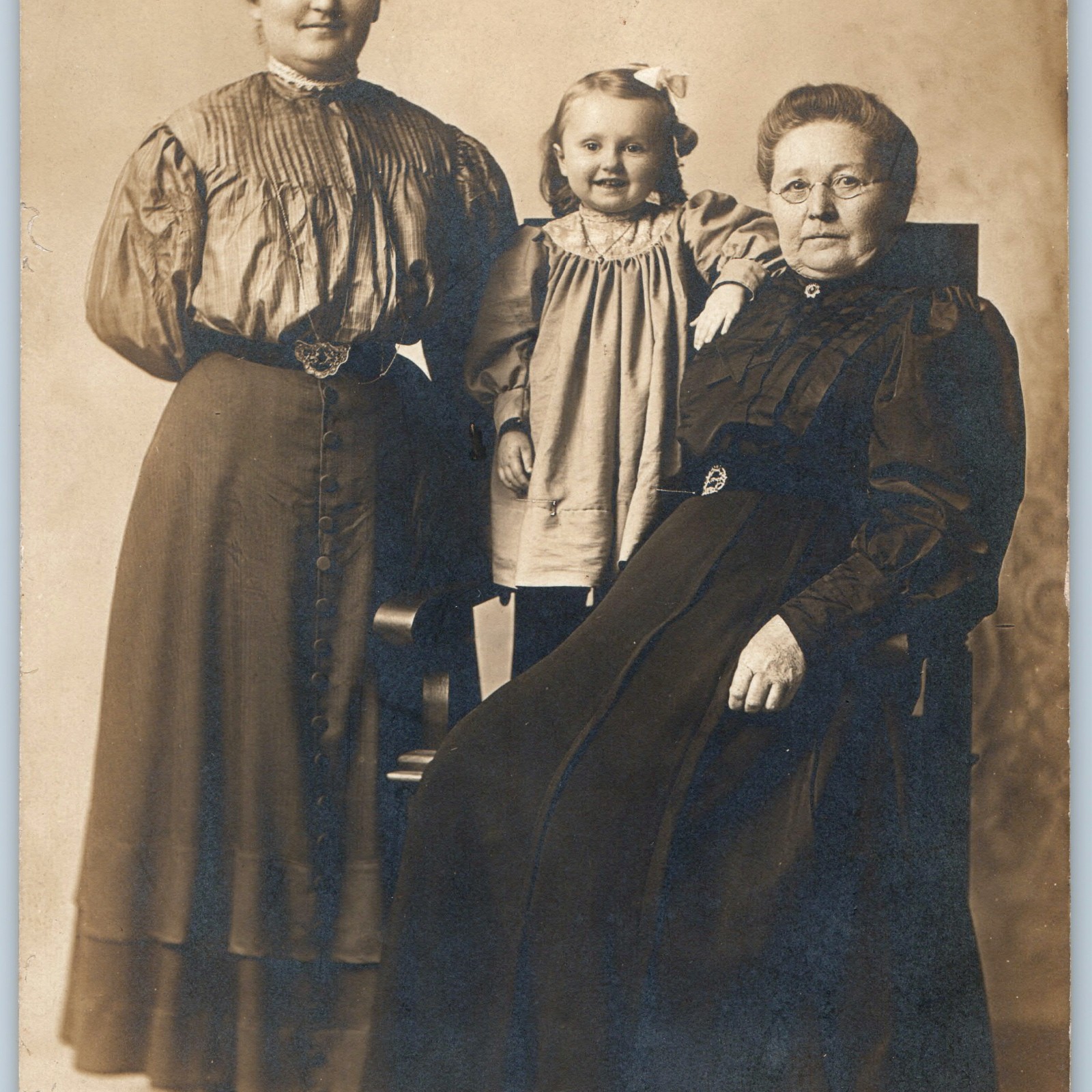 ID'd c1910s Mrs W F Gibson & Mrs J T Hunt RPPC Postcard H Baker Barnesville OH ID'd c1910s Mrs W F Gibson & Mrs J T Hunt RPPC Postcard H Baker Barnesville OH