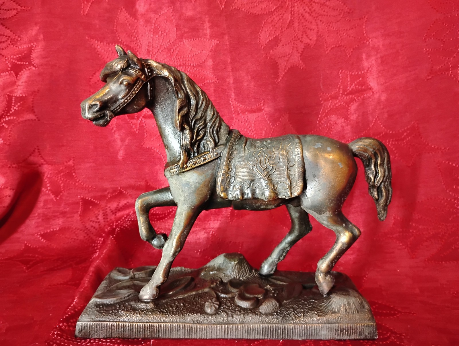 Metal Bronze Finish Horse Figure Sculpture  7.5\