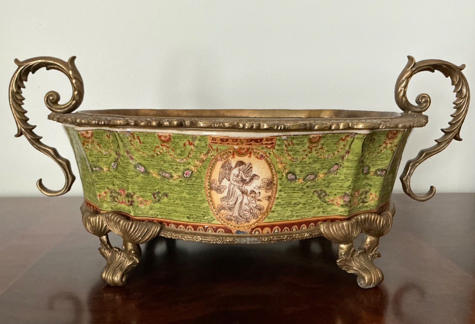 Wong Lee 1895 Porcelain/Bronze Bowl centerpiece Cherub Angels Design Wong Lee 1895 Porcelain/Bronze Bowl centerpiece Cherub Angels Design