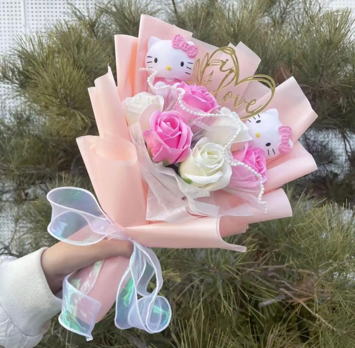Hello Kitty Roses Bouquet Pink