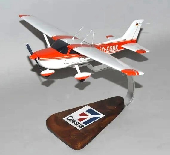 Cessna 172 Skyhawk Orange White D-EGBK Desk Top Display Model 1/32 SC Airplane