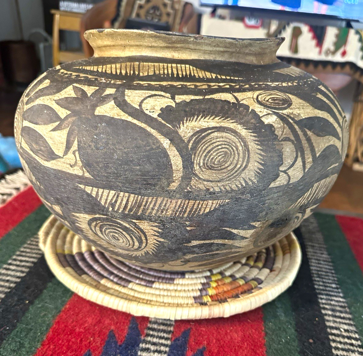1950.TAXCO MEXICO POTTERY BLK. ON TAN HAND PAINT FLORAL 10” (P) SIGS JAR $2500 1950.TAXCO MEXICO POTTERY BLK. ON TAN HAND PAINT FLORAL 10” (P) SIGS JAR $2500