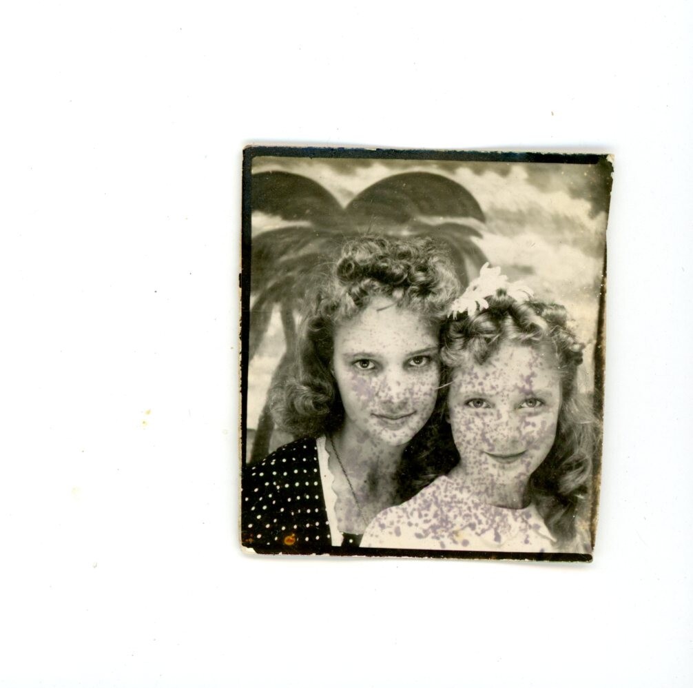Interesting wear damage pattern , spotting on face   photo  photobooth