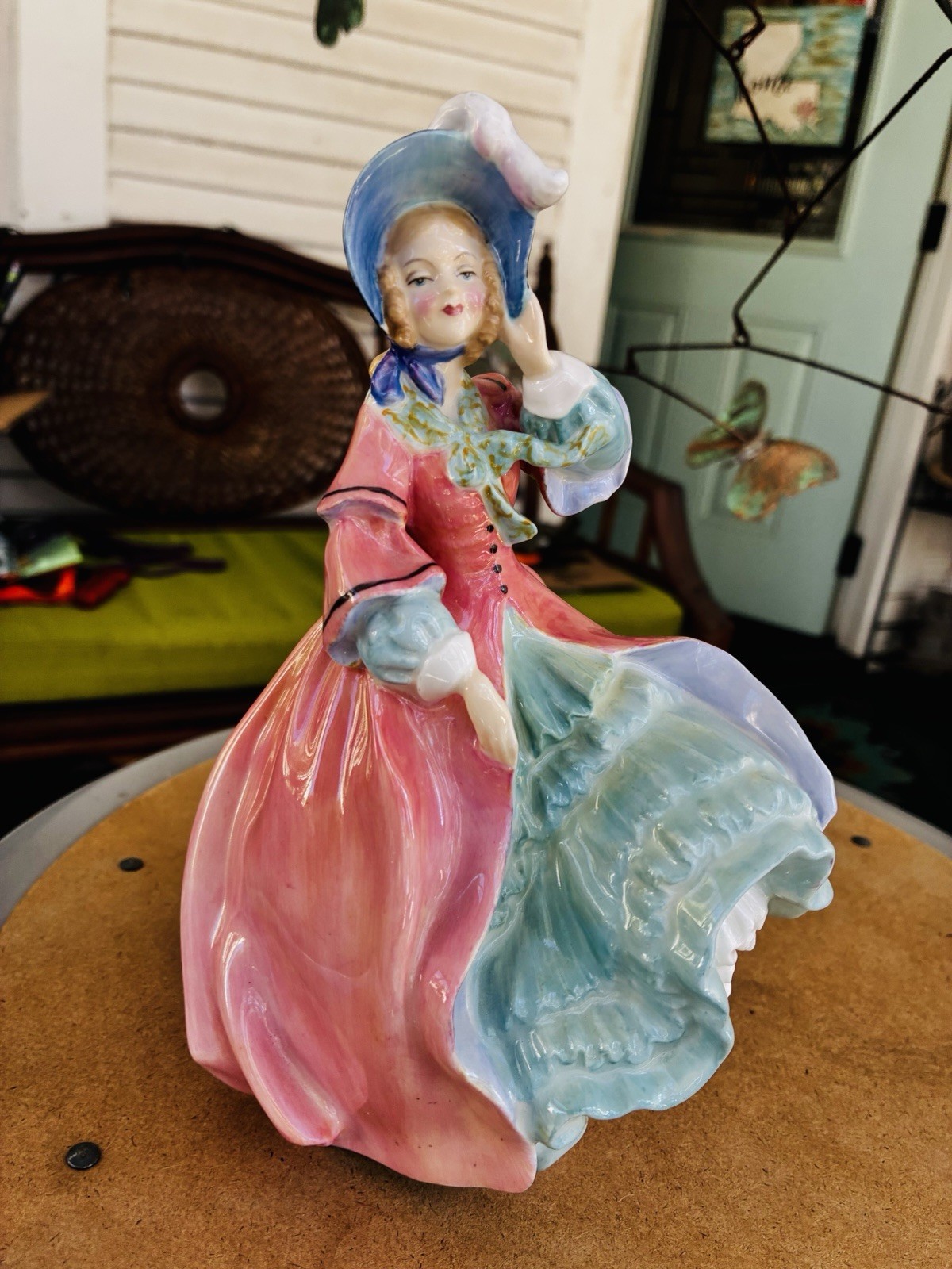 Royal Doulton Spring Morning HN1922 Bone China Lady Figurine (HN 1922) England