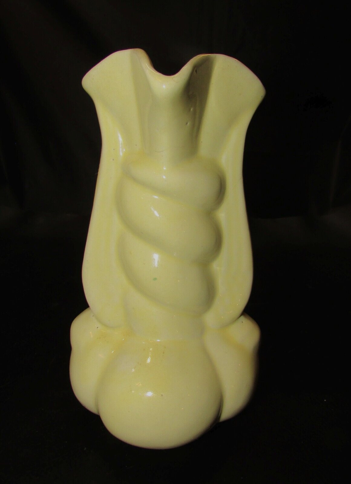 Vintage MCM 1940\'s Yellow Winged Twisted Niloak Clay Art Pottery 6.5\