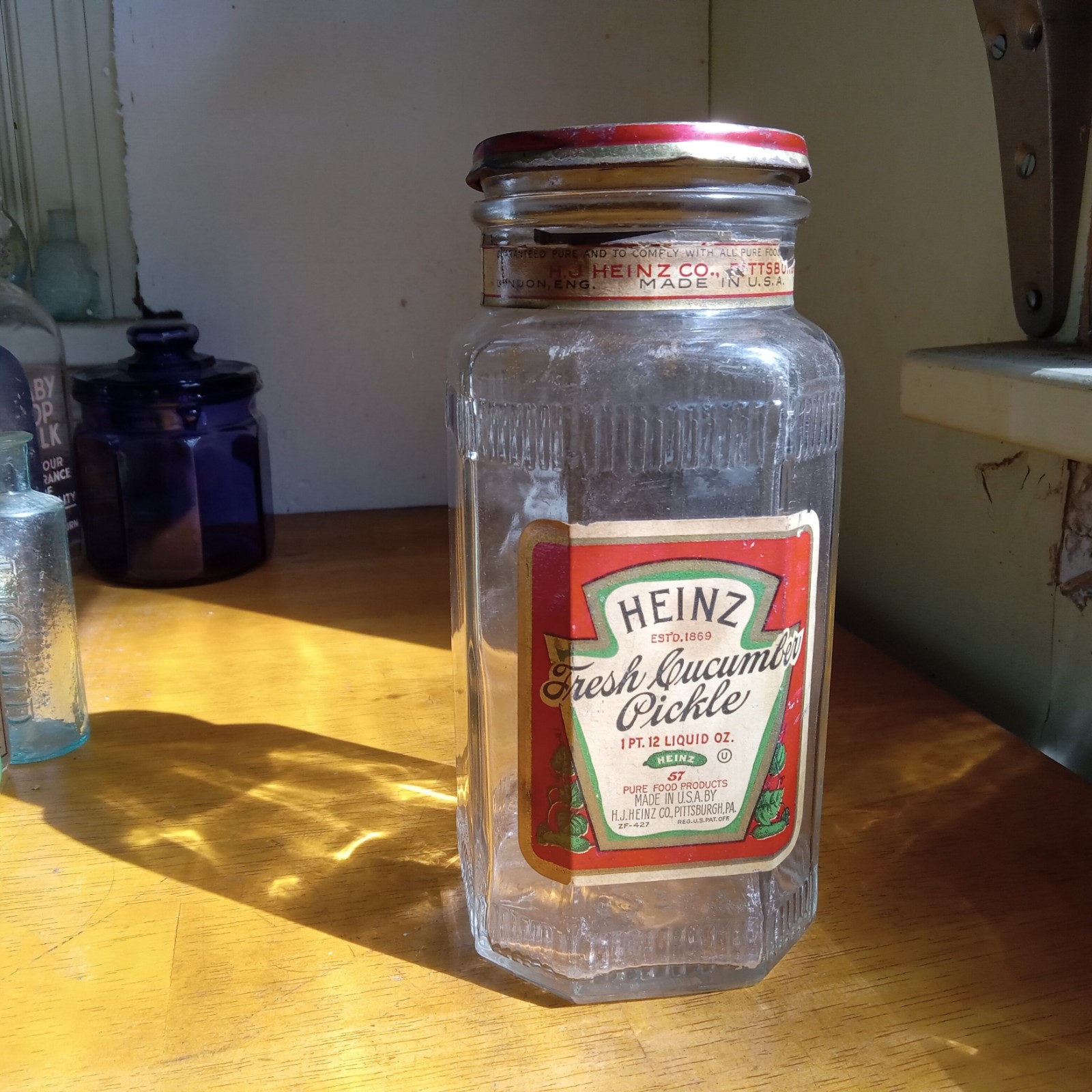 H.J.HEINZ CO FRESH CUCUMBER PICKLE 100 YR OLD LABELED SQUARE JAR WITH HEINZ LID