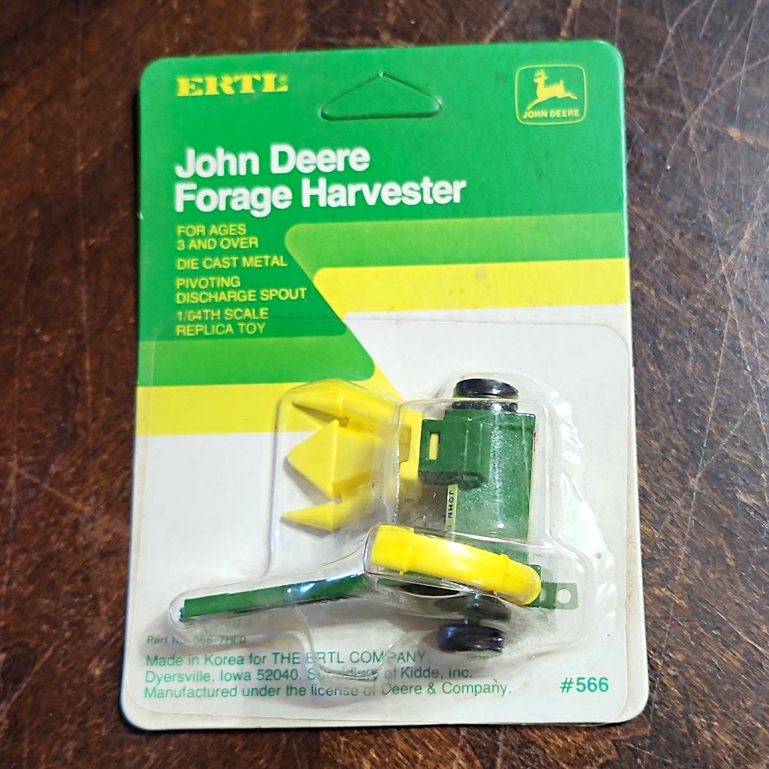 John Deere ERTL Forage Harvester 1/64 Die-Cast Metal Replica Toy #566