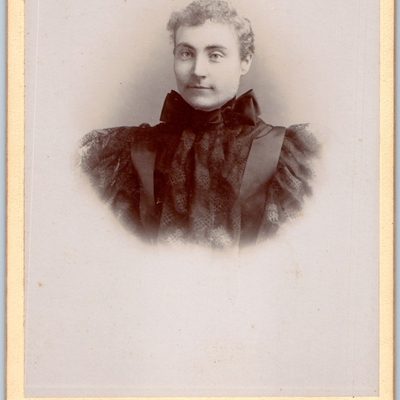 c1890s Women Portrait Cabinet Card Photo Houlton, ME Estabrooke Studio Maine 7 c1890s Women Portrait Cabinet Card Photo Houlton, ME Estabrooke Studio Maine 7