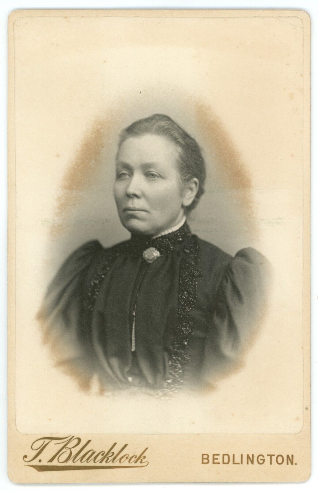 CIRCA 1890\'S CABINET CARD Stern Woman Victorian T. Blacklock Bedlington England