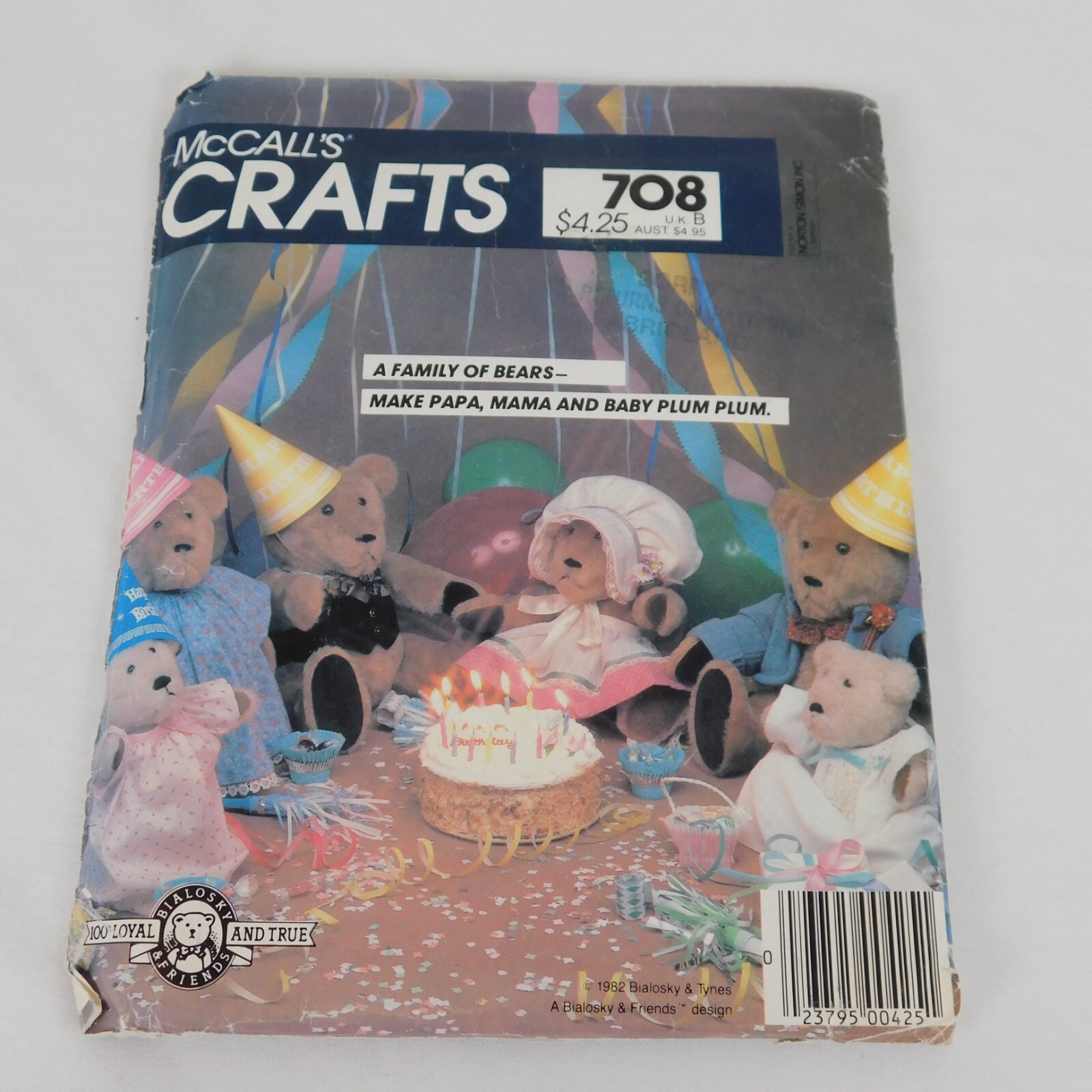 McCalls Crafts 708 Sewing Pattern Family Of Bialosky Bears Uncut Vintage 1983