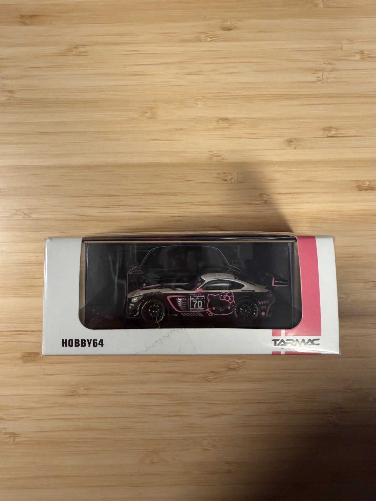 Tarmac Works x Hobby64 - Mercedes-AMG GT3 Blancpain Hello Kitty Sprint Cup 2017 Tarmac Works x Hobby64 - Mercedes-AMG GT3 Blancpain Hello Kitty Sprint Cup 2017