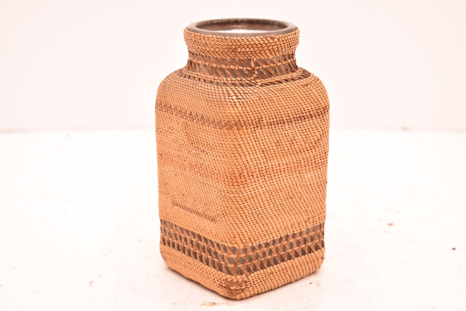 VTG Basket Covered bottle, Makah Nootka 6\