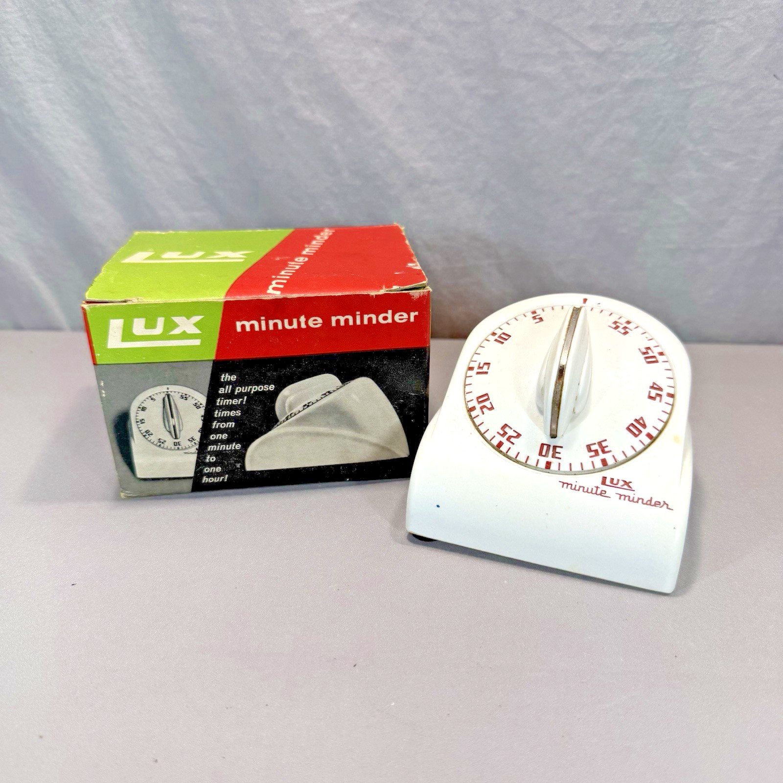 Vintage Lux Minute Minder Kitchen Timer White Plastic Model 1928 WORKS with Box