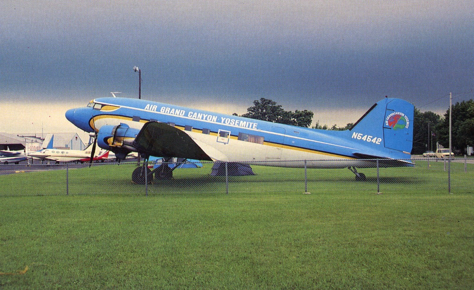 AIR GRAND CANYON   AIRLINES DC-3  AIRPORT  / AIRCRAFT   1011