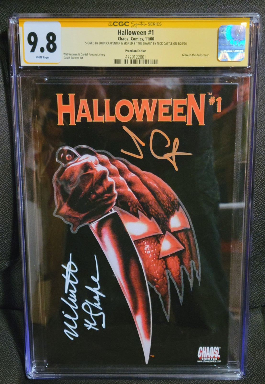 Halloween #1 Premium Glow in the Dark CGC SS 9.8 SIGNED  CARPENTER & CASTLE 
