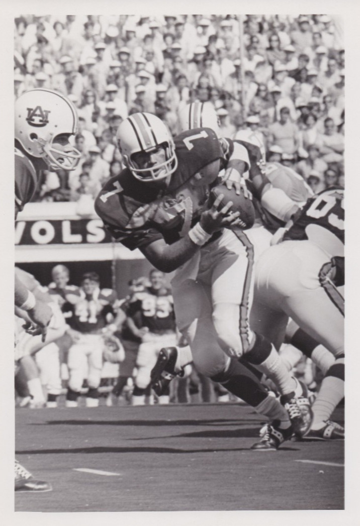 1971 Press Photo Auburn Tigers QB Pat Sullivan .vs. Tennessee Vols at Neyland