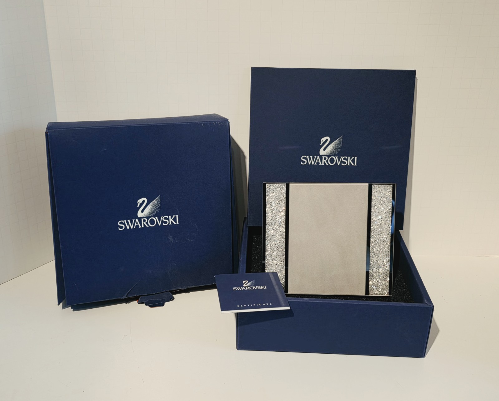 STUNNING SWAROVSKI CRYSTAL 62066 STARLET PICTURE FRAME 4.5