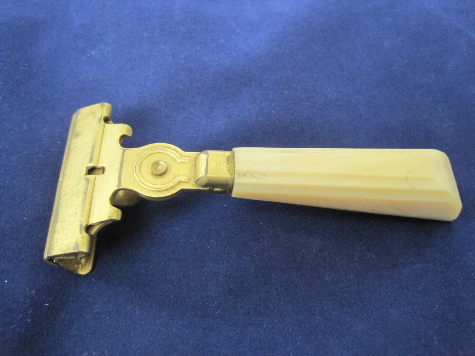 Razor Eversharp Shick  Gold Tone Plastic Handle 3.5