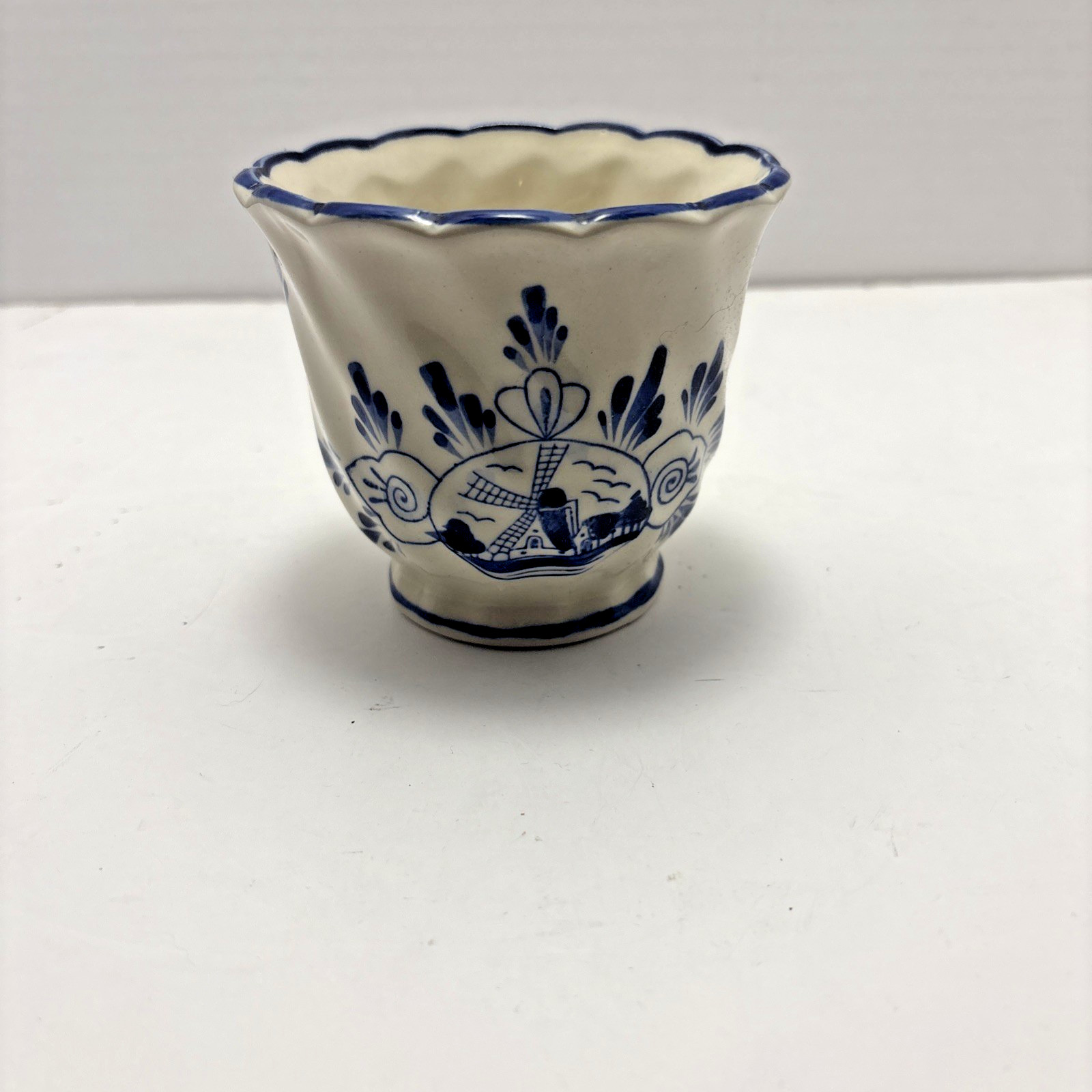 Vintage Delft Blue White Windmill Floral Scalloped Swirl Ceramic Planter Pot 4\