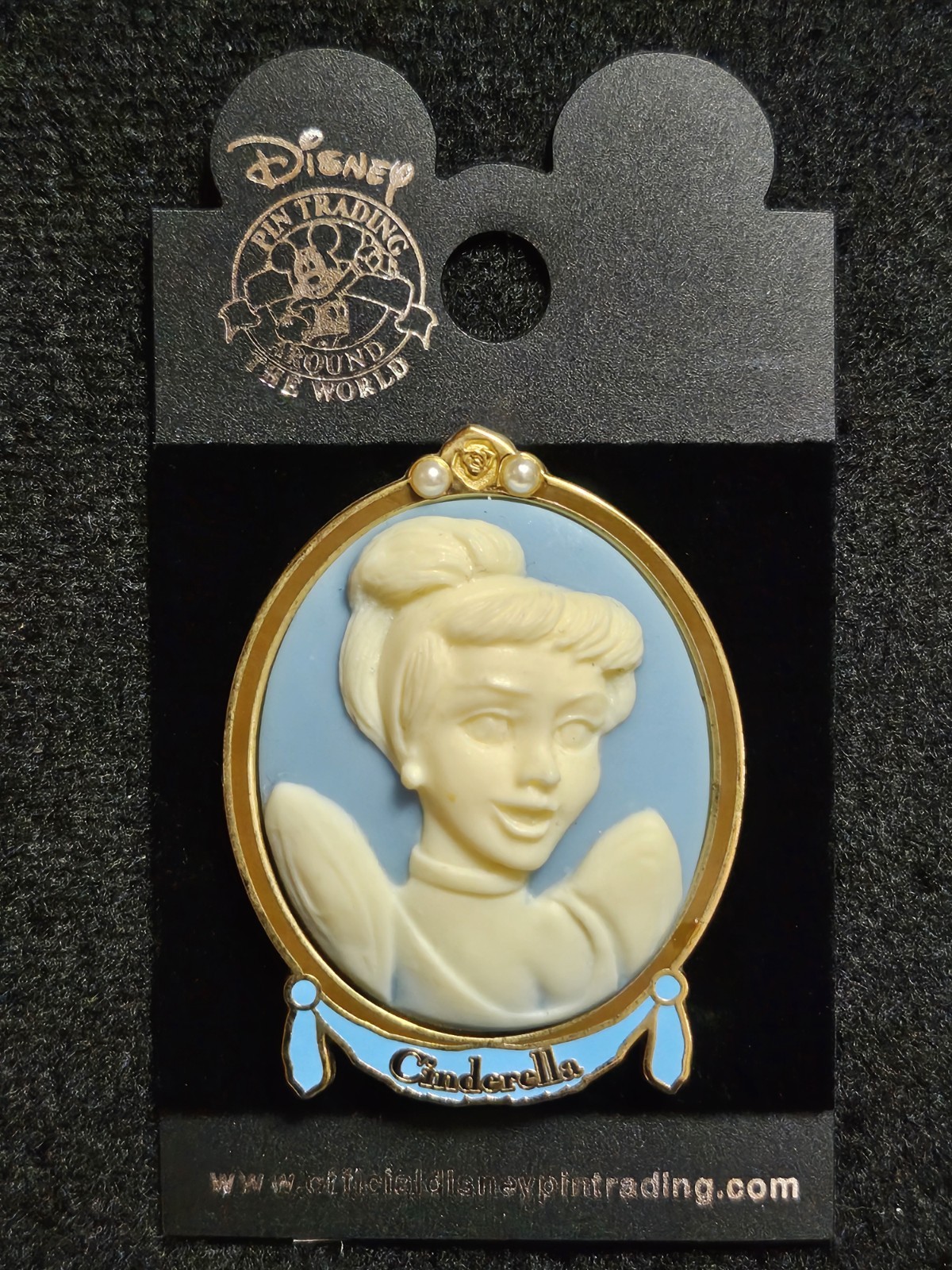 Cinderella Porcelain Cameo Series 2003 Vintage Disney Pin