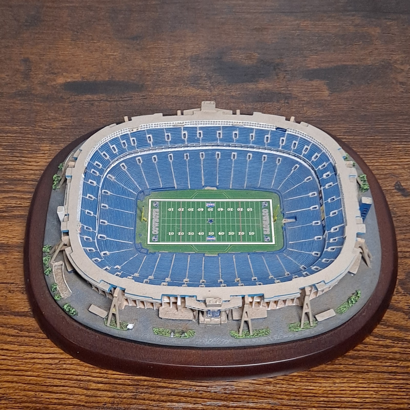 Danbury Mint Texas Stadium Dallas Cowboys NFL 3D Painted Resin Figurine