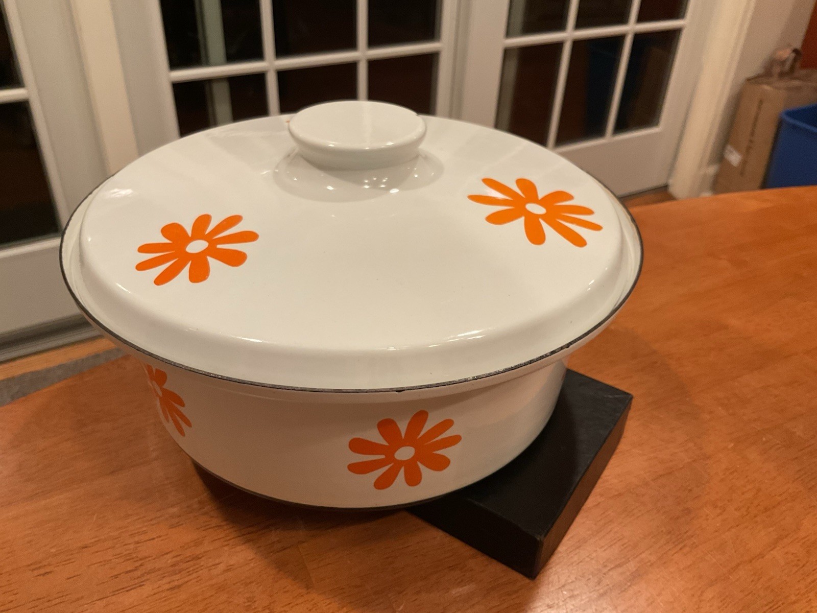 Hanova of Pasadena 1968 Flower Power Enamel / Steel Lidded Dutch Oven - Rare
