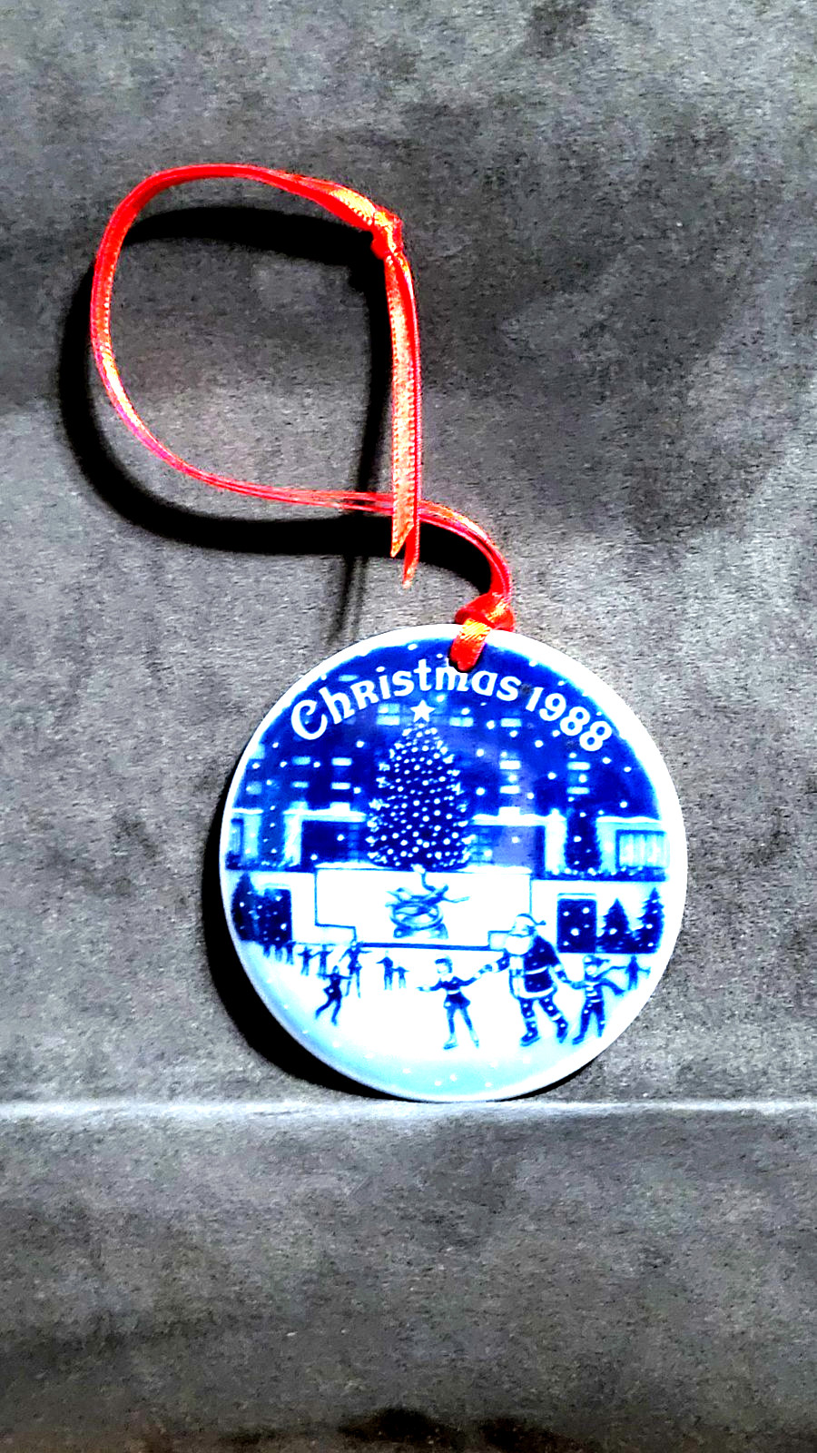 1988 Bing & Grondahl Annual Christmas in America Ornament Rockefeller Center