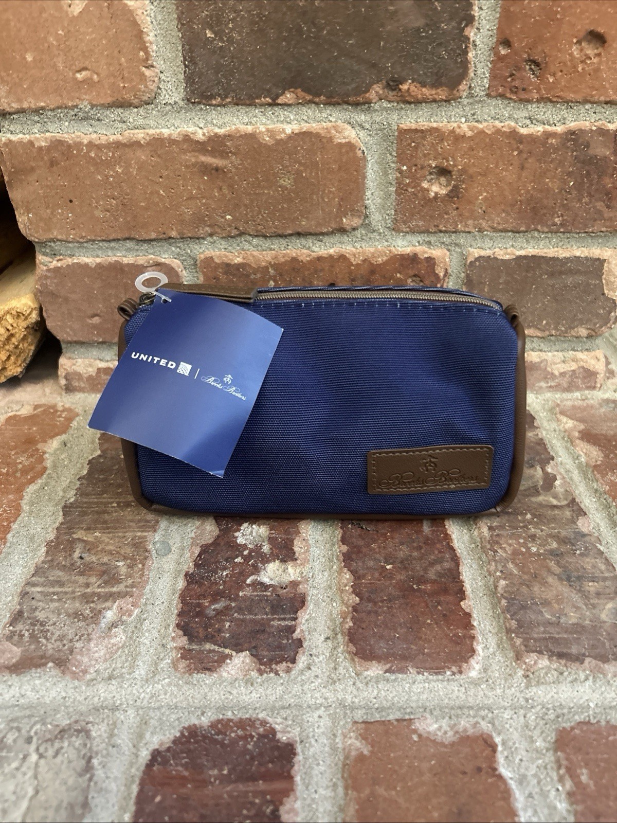 Sealed UNITED AIRLINES POLARIS firstCLASS AMENITY KIT BROOKS BROTHERS PERRICONE Sealed UNITED AIRLINES POLARIS firstCLASS AMENITY KIT BROOKS BROTHERS PERRICONE