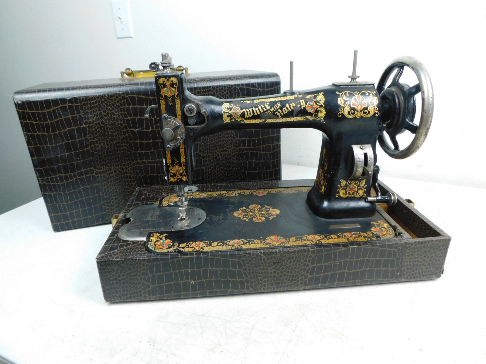 Vtg Fancy Decorated Iron 1910s White Sewing Machine w Faux Alligator Case -PARTS