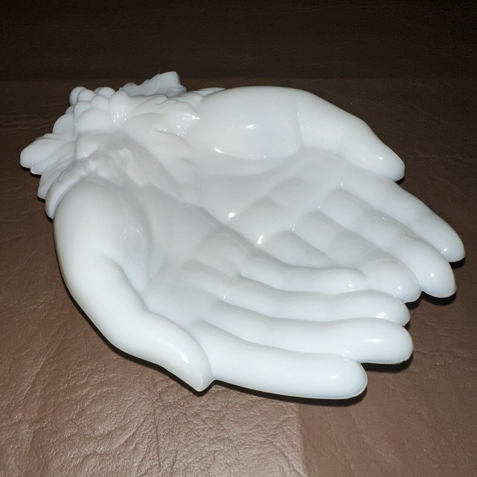 Vtg Westmoreland Milk Glass Victoria Praying Hands Grapes Leaves Dish Candy Soap